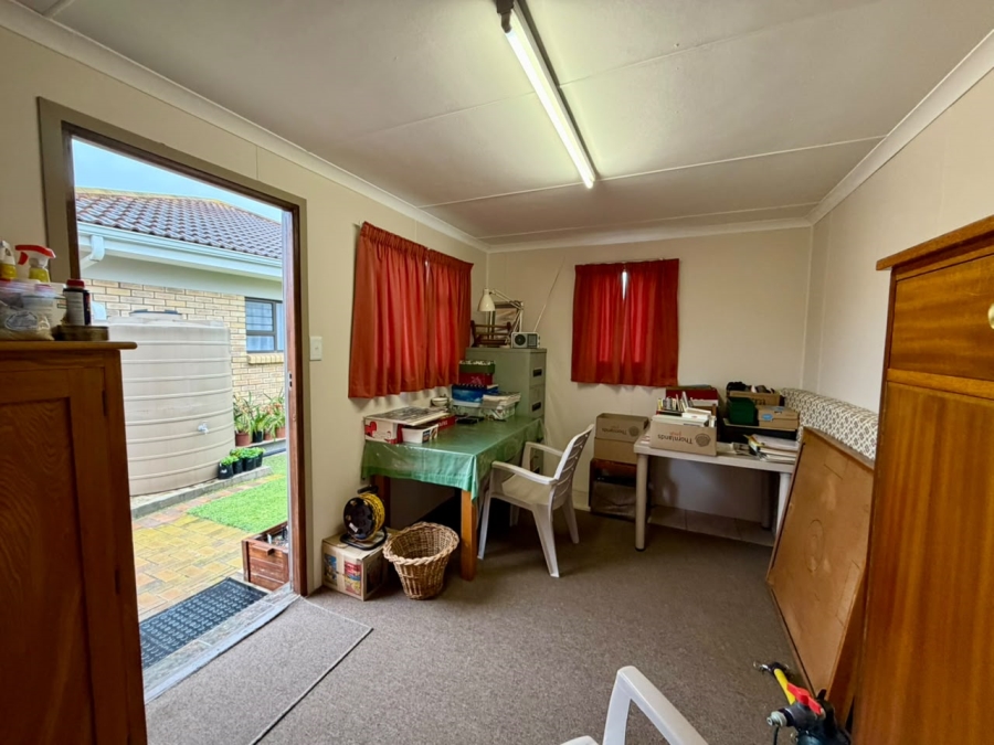 4 Bedroom Property for Sale in Fraaiuitsig Western Cape